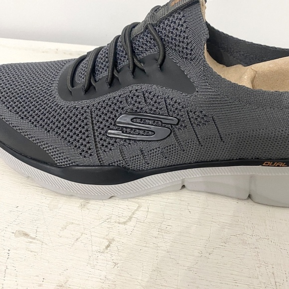 Skechers Stretch Fit Memory Foam Slip On Comfort Sneakers, Men's Size  8.5 - Picture 9 of 12